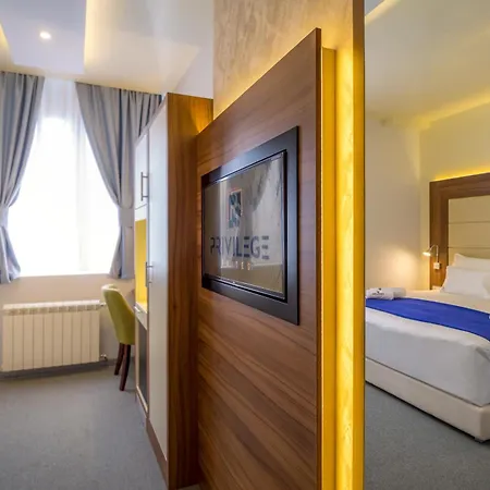 Privilege By Park Bed & Breakfast